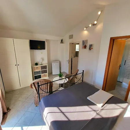 Qca Krk Apartments Dobrinj Exterior photo